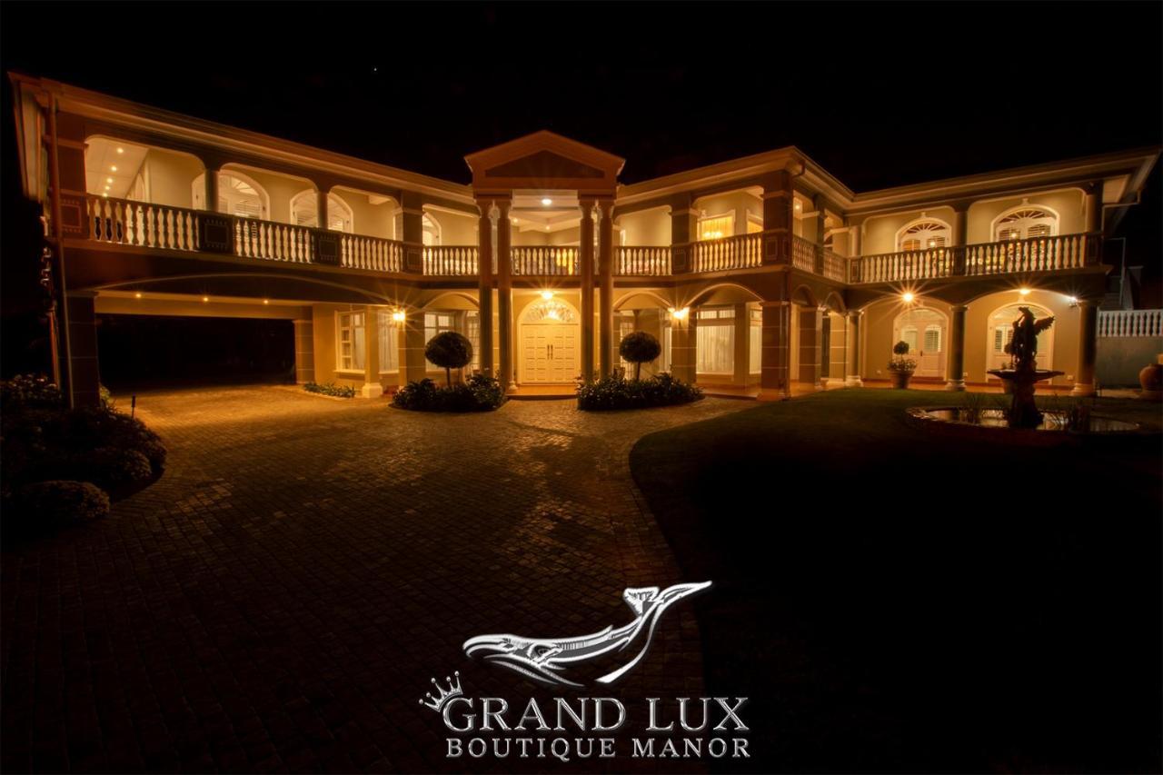Отель Grand Lux Boutique Manor Херманус Экстерьер фото
