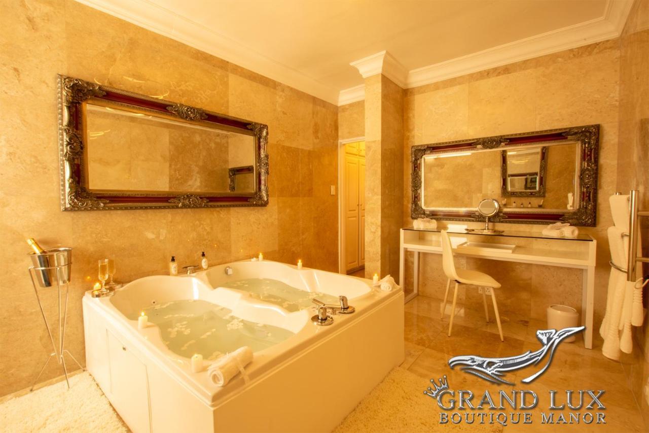 Отель Grand Lux Boutique Manor Херманус Экстерьер фото